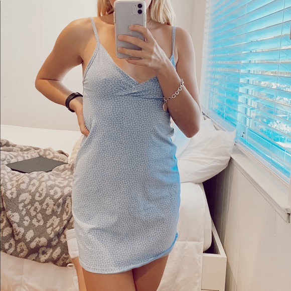 Brandy Melville Dresses & Skirts - brandy melville floral dress